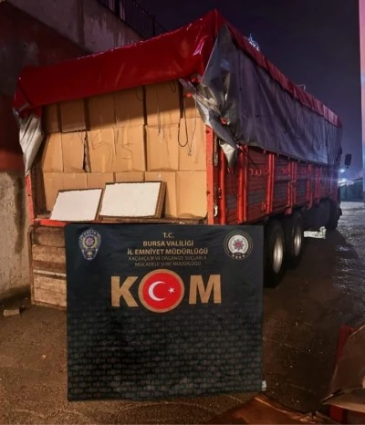 Bursa'da 4 milyonun &uuml;zerinde dolu makaron ele ge&ccedil;irildi