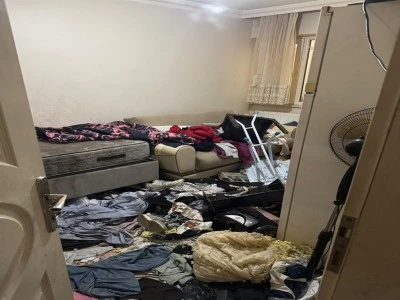 Bursa'da 8 ay kira &ouml;demediler daireyi '&ccedil;&ouml;p eve' &ccedil;evirdiler