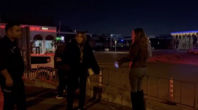 Bursa'da alkoll&uuml; gen&ccedil; kızlar ortalığı karıştırdı