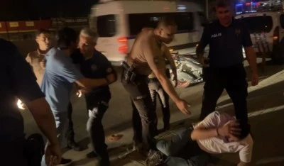 Bursa'da alkoll&uuml; şahıs "Futbolcu" performansını aratmadı