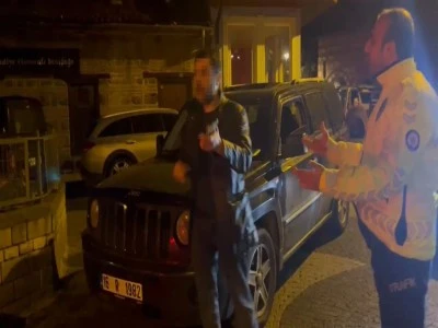 Bursa'da alkoll&uuml; s&uuml;r&uuml;c&uuml; 'bana 50 santimden fazla yaklaşmayın