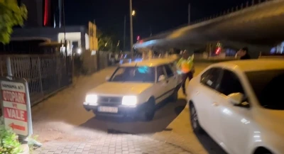 Bursa&rsquo;da alkoll&uuml; s&uuml;r&uuml;c&uuml; yol yerine kaldırımdan gidince cezayı yedi 