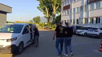 Bursa'da ara&ccedil; hırsızları yakalandı