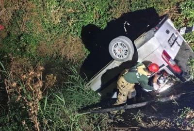 Bursa'da aracıyla dereye u&ccedil;tu