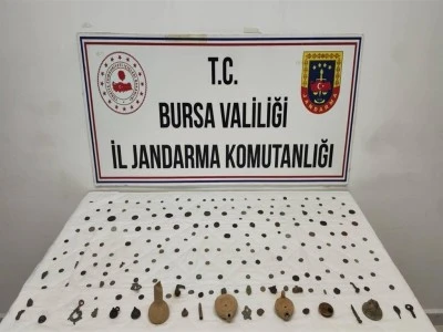Bursa'da aranan ara&ccedil;ta 202 sikke ve obje ele ge&ccedil;irildi