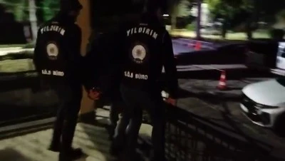 Bursa&rsquo;da aranan ş&uuml;pheliye baca deliğinden operasyon