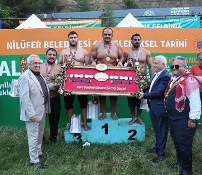 Bursa'da başpehlivan Mehmet Yeşil Yeşil oldu