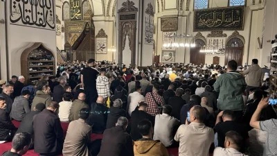 Bursa'da bayram coşkusu tarihi camilerde yaşandı