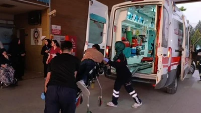 Bursa'da bı&ccedil;ak ve sopaların yer aldığı kavgada 4 kişi yaralandı