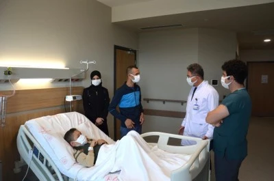 Bursa'da bir baba 9 yaşındaki oğluna b&ouml;breğini vererek hayata bağladı