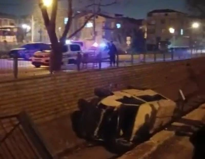 Bursa'da bir minib&uuml;s dereye u&ccedil;tu