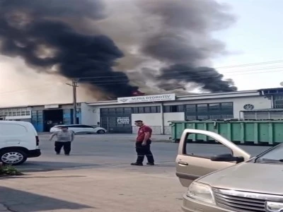 Bursa'da bir oto tamirhanesinde yangın &ccedil;ıktı 