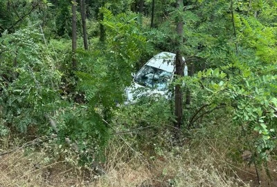 Bursa'da bir otomobil şarampole yuvarlandı. 3 yaralı