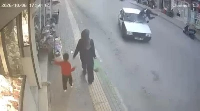 Bursa'da bir otomobil yayaya bu şekilde &ccedil;arptı