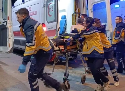 Bursa&rsquo;da bir restoranda bı&ccedil;aklar &ccedil;ekildi: 2 yaralı