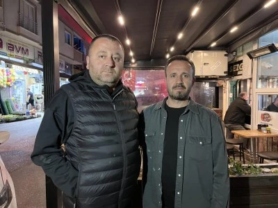 Bursa'da bir vatandaş, esnaf sayesinde saniyeler i&ccedil;erisinde hayata tutundu