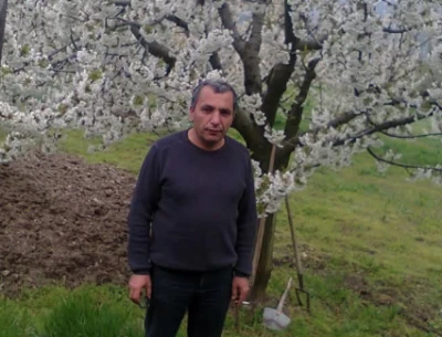 Bursa'da budadığı ağa&ccedil;tan d&uuml;şerek yaşamını yitirdi