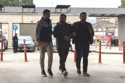 Bursa'da cezaevi firarisi gezerken yakaladı