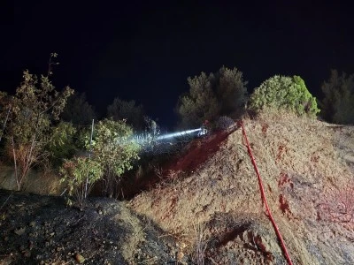 Bursa&rsquo;da &ccedil;ıkan anız yangını yerleşim yerine ulaşmadan s&ouml;nd&uuml;r&uuml;ld&uuml;