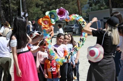 Bursa&rsquo;da &ccedil;ocuklar patili dostlarla buluştu
