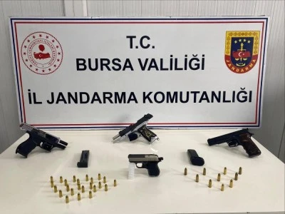 Bursa'da &ccedil;ok sayıda ruhsatsız silah ele ge&ccedil;irildi