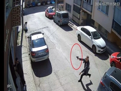 Bursa'da diş hekimi eşini &ccedil;ocuklarının yanında &ouml;ld&uuml;rd&uuml;