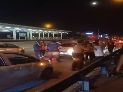 Bursa'da d&uuml;n gece sinirler gerildi: 2 g&ouml;zaltı