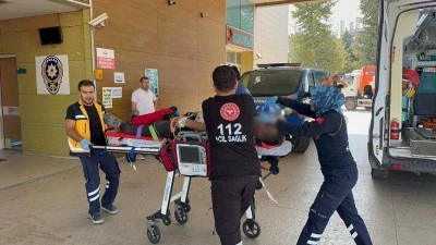 Bursa'da duran kamyona &ccedil;arpan kamyonet s&uuml;r&uuml;c&uuml;s&uuml; ağır yaralandı