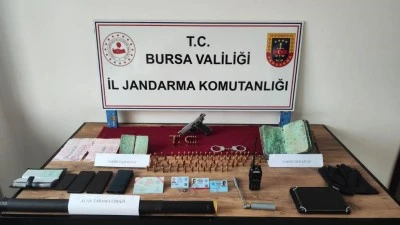 Bursa'da durdurulan ara&ccedil;ta tarihi İncil ve Tevrat ele ge&ccedil;irildi