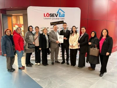 Bursa&rsquo;da Emeklilerden L&Ouml;SEV'e 23 Nisan Hediyesi