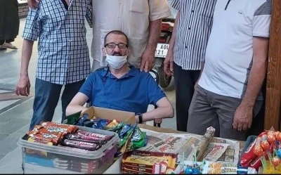 Bursa'da engelli vatandaşın parasını &ccedil;aldılar 