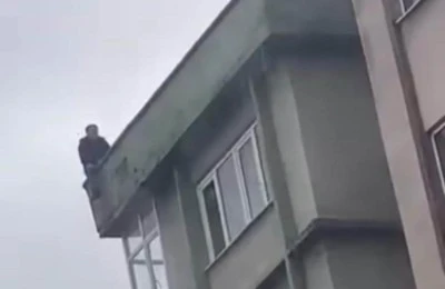 Bursa'da eşiyle barışmak i&ccedil;in &ccedil;atıya &ccedil;ıktı