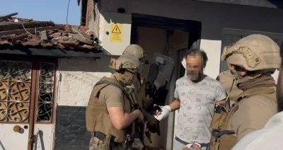 Bursa'da evini basan &ouml;zel harekat polislerine: Kapıyı &ccedil;alsaydınız a&ccedil;ardım