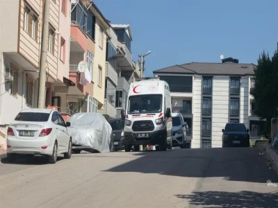 Bursa'da evinin salonunda kanlar i&ccedil;inde &ouml;l&uuml; bulundu