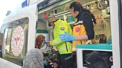 Bursa'da fenalaşan servis şof&ouml;r&uuml; kaldırıma &ccedil;ıkıp g&uuml;&ccedil;l&uuml;kle durabildi