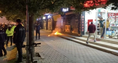 Bursa&rsquo;da Fenerbah&ccedil;eliler Derneği&rsquo;ne meşale atan taraftar g&ouml;zaltına alındı