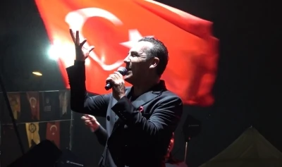 Bursa&rsquo;da Ferhat G&ouml;&ccedil;er&rsquo;den Cumhuriyet Bayramı konseri
