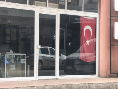 Bursa'da gece saatlerinde iş yeri kurşunlandı