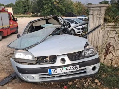 Bursa'da gen&ccedil; s&uuml;r&uuml;c&uuml; ağır yaralandı 