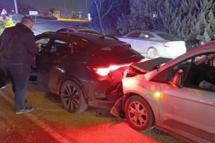 Bursa'da 'gizli' tehlike kazaya yol a&ccedil;tı