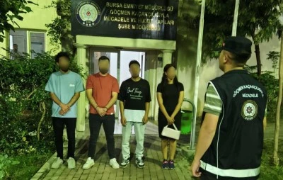 Bursa&rsquo;da g&ouml;&ccedil;men ka&ccedil;ak&ccedil;ılığı operasyonu: 4 kişi yakalandı
