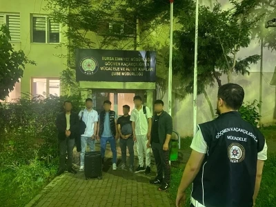 Bursa&rsquo;da g&ouml;&ccedil;men ka&ccedil;ak&ccedil;ılığı operasyonu