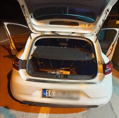 Bursa&rsquo;da g&ouml;&ccedil;men ka&ccedil;ak&ccedil;ılığına ge&ccedil;it yok: 1 organizat&ouml;r tutuklandı
