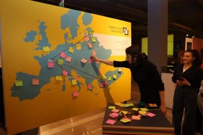 Bursa'da g&ouml;&ccedil;menlerin yolculuğu &lsquo;Kimlik&rsquo;le sergilendi