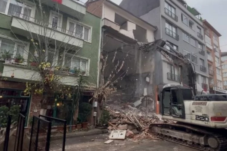 Bursa'da g&ouml;renleri şaşırtan yıkım