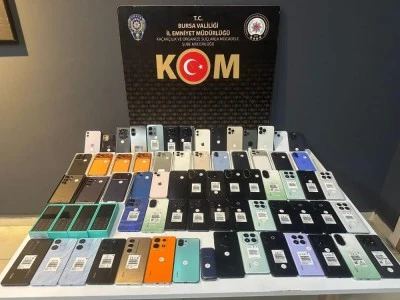 Bursa'da g&uuml;mr&uuml;k ka&ccedil;ağı telefonlar ele ge&ccedil;irildi