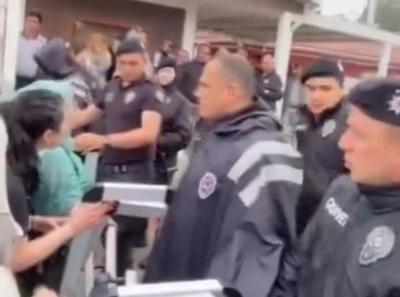 Bursa'da hayvanseverler ve polis arasında gerginlik