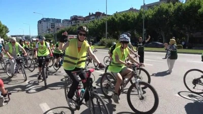 Bursa'da her yaştan vatandaş sağlık i&ccedil;in pedal &ccedil;evirdi