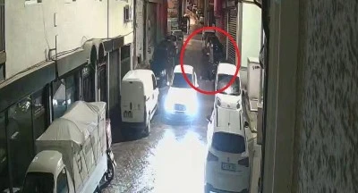 Bursa'da husumetlisini ara sokağa &ccedil;ekip kurşun yağdırdı