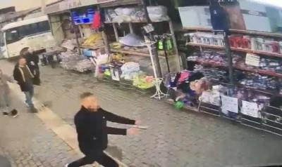 Bursa'da husumetlisini cadde ortasında silahla kovaladı